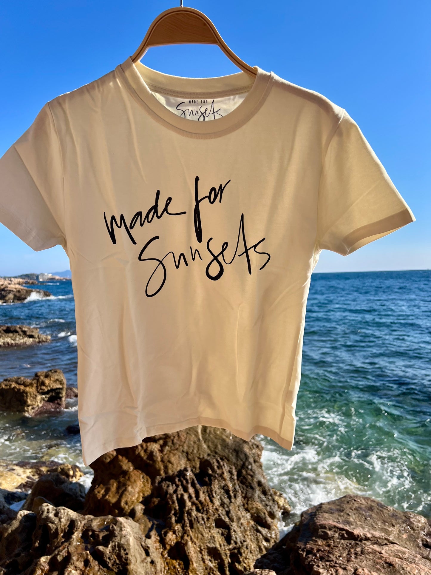 T-shirt - "Made for sunset"